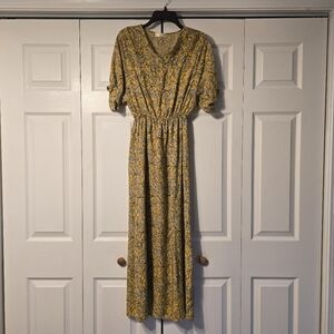 Seven Island Women's V-neck Short Sleeve Yellow Floral Pattern Rayon Maxi Dress